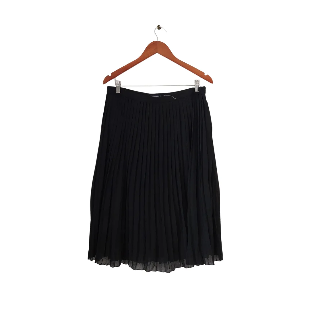 Brand New Abercrombie & Fitch Black Pleated Midi Skirt - Stylish and Versatile Fashion Essential