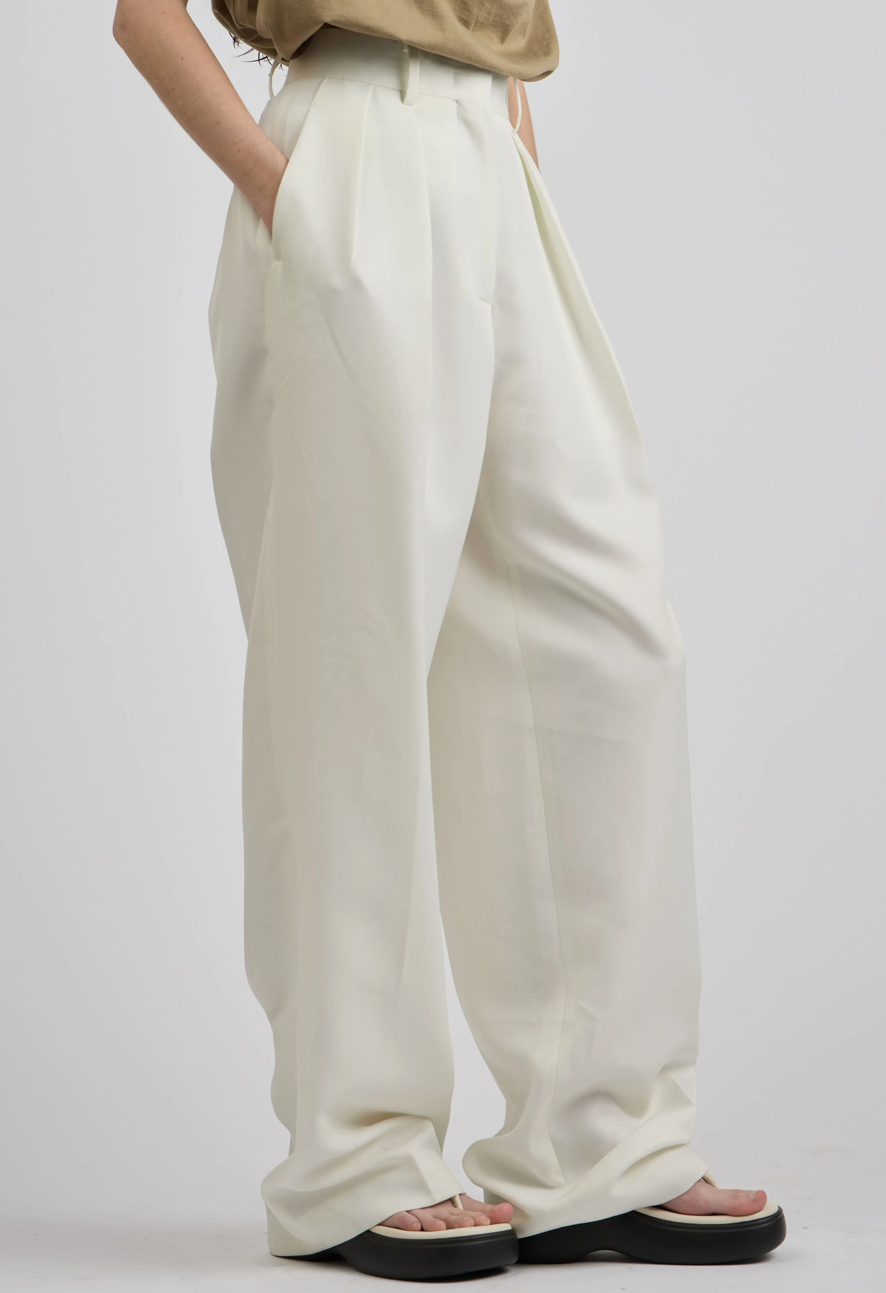 Pleated Trouser in White